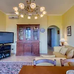 2 Bedroom Beautiful In 아파트