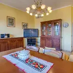 2 Bedroom Beautiful In 아파트 스트레사