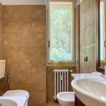 2 Bedroom Beautiful In