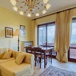 Appartement 2 Bedroom Beautiful In *
