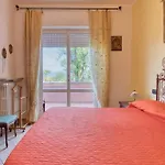 2 Bedroom Beautiful In Appartement Stresa
