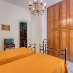 2 Bedroom Beautiful In Appartement Stresa
