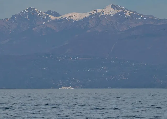 Appartamento 2 Bedroom Beautiful In Stresa